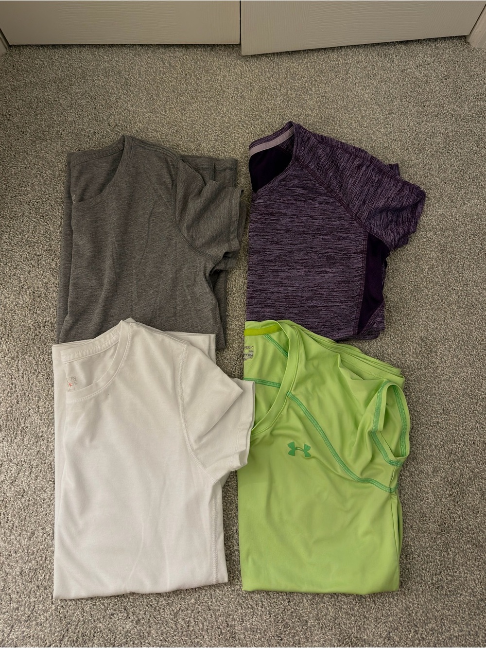 Bundle 4 sports shirts - Women’s